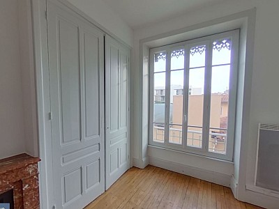 APPARTEMENT T2 A LOUER - OULLINS Centre-Sud - 58.78 m2 - 830€ charges comprises par mois