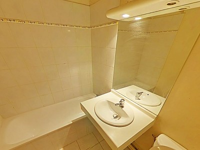 APPARTEMENT T2 A LOUER - OULLINS Centre-Nord - 33.73 m2 - 740 € charges comprises par mois