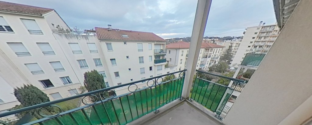 APPARTEMENT T2 A LOUER - OULLINS Centre-Nord - 33.73 m2 - 740 &euro; charges comprises par mois