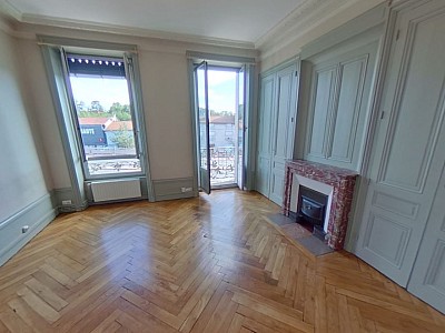 APPARTEMENT T2 A LOUER - TASSIN LA DEMI LUNE Centre-Ville - 56.85 m2 - 730€ charges comprises par mois