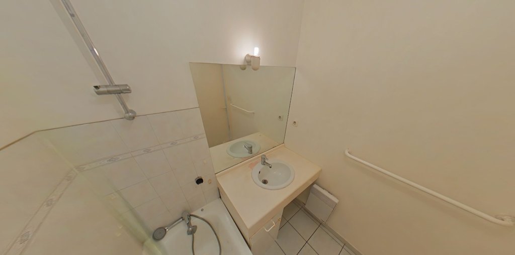 APPARTEMENT T2 A LOUER - TASSIN LA DEMI LUNE La-Raude - 47.13 m2 - 815 &euro; charges comprises par mois