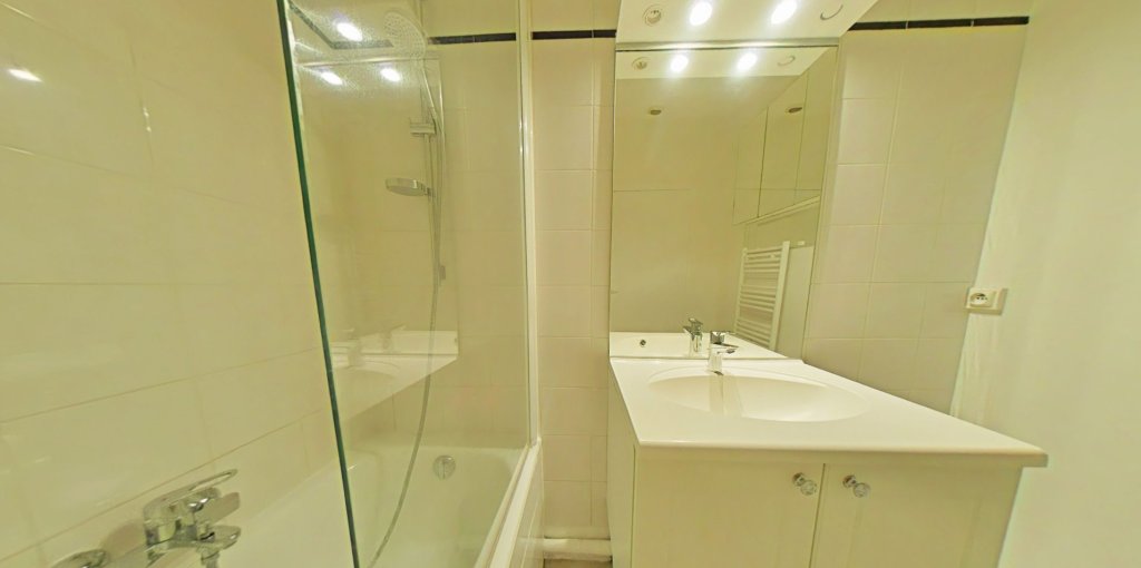 APPARTEMENT T2 A LOUER - VILLEURBANNE Espace-Central - 35.02 m2 - 603 &euro; charges comprises par mois