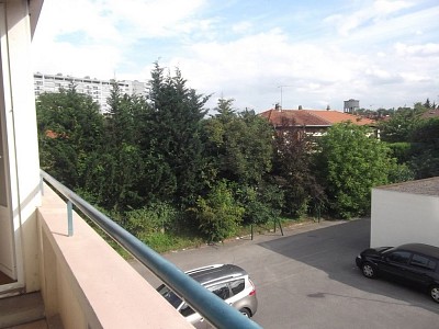 APPARTEMENT T3 - BRON JEAN MACE - 64,45 m2 - 860 € charges comprises par mois