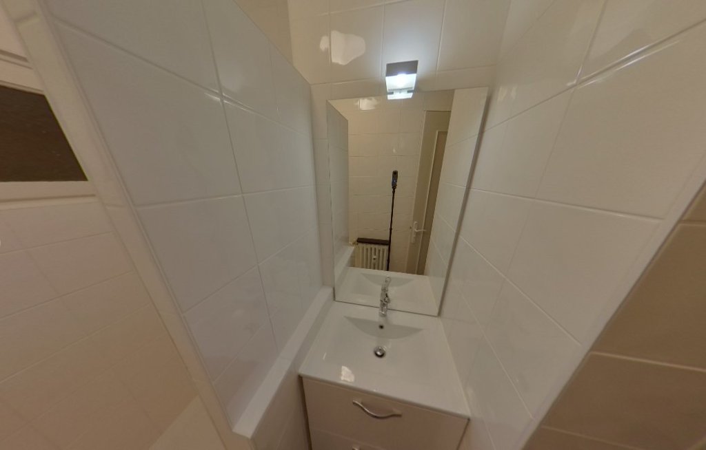 APPARTEMENT T3 A LOUER - CALUIRE ET CUIRE Magnolles Aristide-Briand - 57.07 m2 - 820�&euro; charges comprises par mois