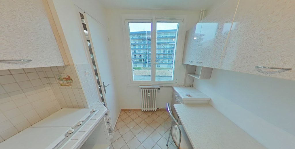 APPARTEMENT T3 A LOUER - CALUIRE ET CUIRE Bissardon - 69.8 m2 - 1 201 &euro; charges comprises par mois