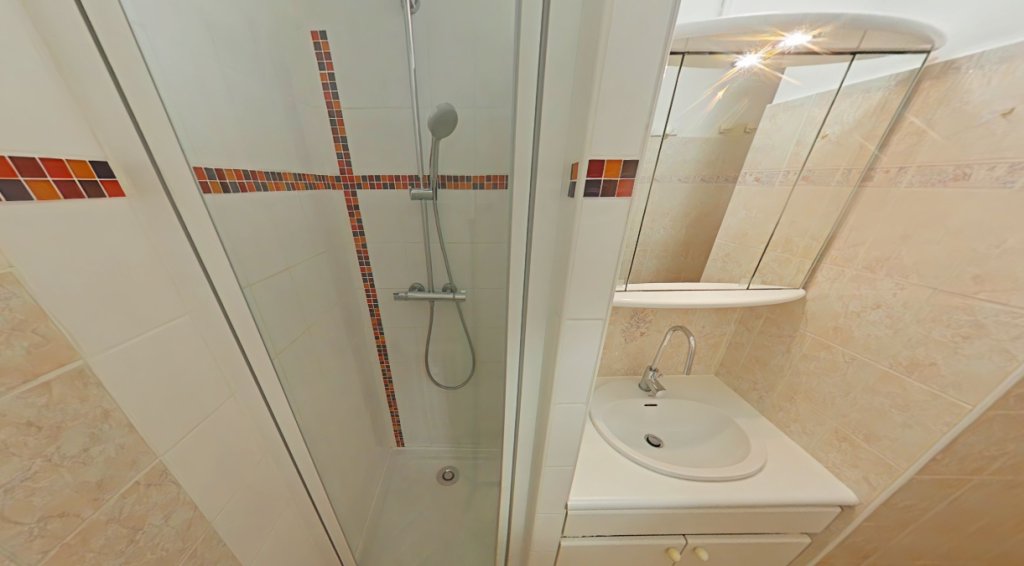 APPARTEMENT T3 A LOUER - CALUIRE ET CUIRE Bissardon - 69.8 m2 - 1 201 &euro; charges comprises par mois