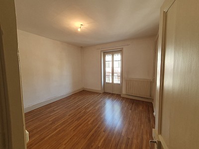 APPARTEMENT T3 A LOUER - CHARBONNIERES LES BAINS - 65.23 m2 - 850€ charges comprises par mois