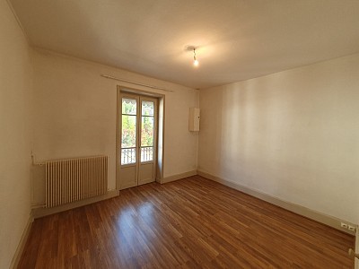 APPARTEMENT T3 A LOUER - CHARBONNIERES LES BAINS - 65.23 m2 - 850€ charges comprises par mois