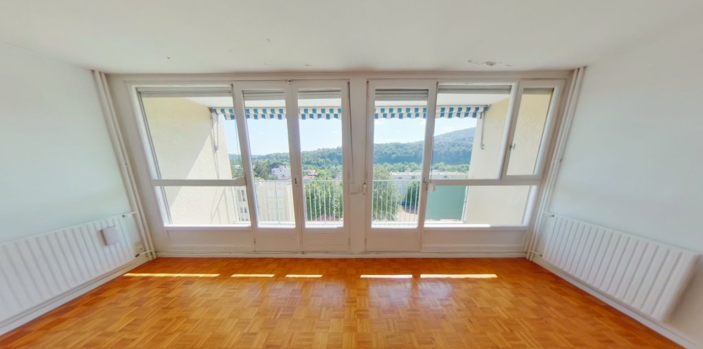 APPARTEMENT T3 A LOUER - FONTAINES SUR SAONE Le Bourg - 69.64 m2 - 970 &euro; charges comprises par mois