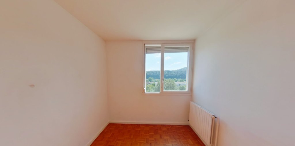APPARTEMENT T3 A LOUER - FONTAINES SUR SAONE Le Bourg - 69.64 m2 - 970 &euro; charges comprises par mois