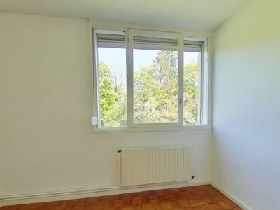 APPARTEMENT T3 A LOUER - FONTAINES SUR SAONE - 69,64 m2 - 829,51 € charges comprises par mois