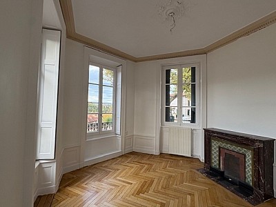 APPARTEMENT T3 A LOUER - LYON 1ER ARRONDISSEMENT Giraud-Saint-Vincent - 69.9 m2 - 1 280 € charges comprises par mois