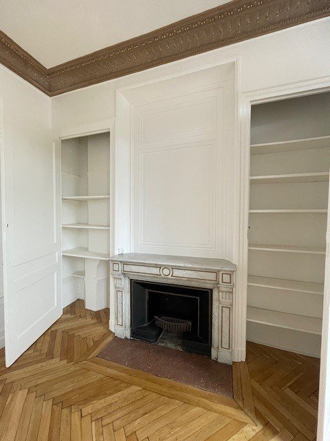 APPARTEMENT T3 A LOUER - LYON 1ER ARRONDISSEMENT Giraud-Saint-Vincent - 69.9 m2 - 1 280 € charges comprises par mois