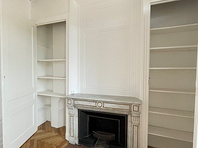 APPARTEMENT T3 A LOUER - LYON 1ER ARRONDISSEMENT Giraud-Saint-Vincent - 69.9 m2 - 1 280 € charges comprises par mois