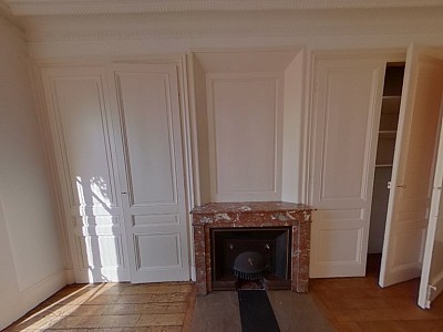 APPARTEMENT T3 A LOUER - LYON 1ER ARRONDISSEMENT Normale-Chartreux - 73.31 m2 - 995 € charges comprises par mois