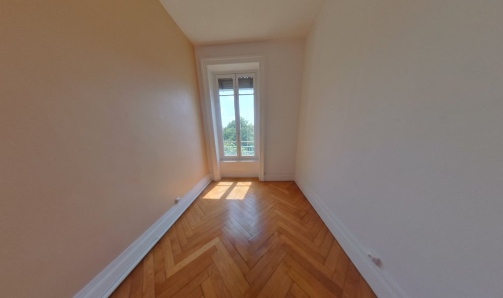 APPARTEMENT T3 A LOUER - LYON 1ER ARRONDISSEMENT Normale-Chartreux - 75.59 m2 - 1�050�&euro; charges comprises par mois