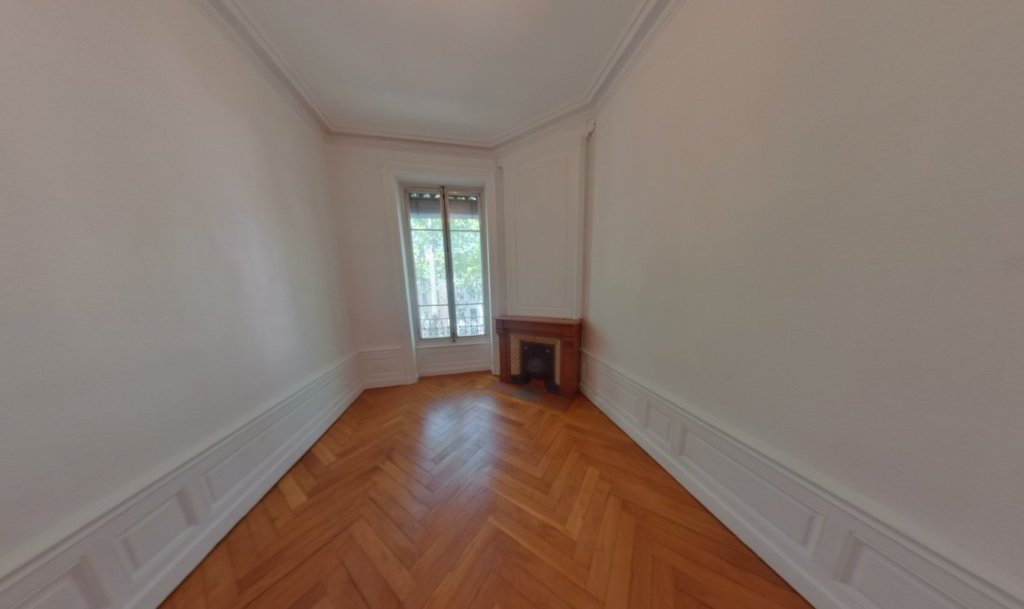 APPARTEMENT T3 A LOUER - LYON 1ER ARRONDISSEMENT Normale-Chartreux - 75.59 m2 - 1�050�&euro; charges comprises par mois