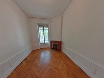 APPARTEMENT T3 A LOUER - LYON 1ER ARRONDISSEMENT Normale-Chartreux - 75.59 m2 - 1 050 € charges comprises par mois