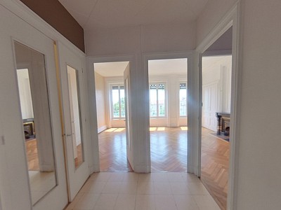APPARTEMENT T3 A LOUER - LYON 1ER ARRONDISSEMENT Normale-Chartreux - 75.59 m2 - 1 050 € charges comprises par mois