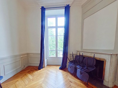 APPARTEMENT T3 A LOUER - LYON 1ER ARRONDISSEMENT Mairie-Martiniere - 84.72 m2 - 995 € charges comprises par mois