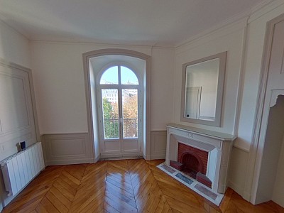 APPARTEMENT T3 A LOUER - LYON 1ER ARRONDISSEMENT Mairie-Martiniere - 81.47 m2 - 1�060�&euro; charges comprises par mois