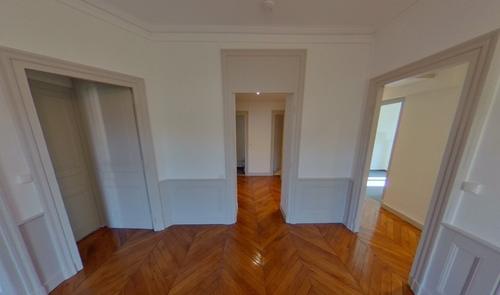 APPARTEMENT T3 A LOUER - LYON 1ER ARRONDISSEMENT Mairie-Martiniere - 81.47 m2 - 1�060�&euro; charges comprises par mois