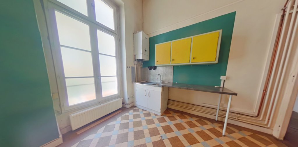 APPARTEMENT T3 A LOUER - LYON 1ER ARRONDISSEMENT Mairie-Martiniere - 82.83 m2 - 1 040 &euro; charges comprises par mois