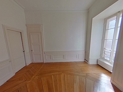 APPARTEMENT T3 A LOUER - LYON 1ER ARRONDISSEMENT Mairie-Martiniere - 79.37 m2 - 990 € charges comprises par mois