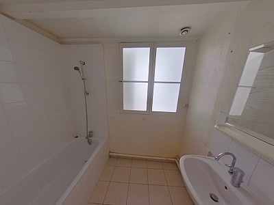 APPARTEMENT T3 A LOUER - LYON 1ER ARRONDISSEMENT Mairie-Martiniere - 79.37 m2 - 990 € charges comprises par mois