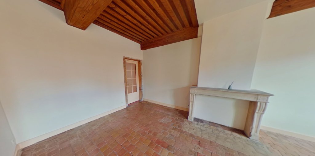 APPARTEMENT T3 A LOUER - LYON 1ER ARRONDISSEMENT Griffon-Royale - 107.75 m2 - 1 475 &euro; charges comprises par mois