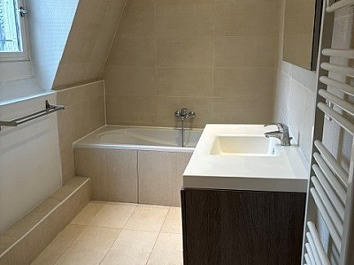 APPARTEMENT T3 A LOUER - LYON 1ER ARRONDISSEMENT Griffon-Royale - 107.75 m2 - 1 475 € charges comprises par mois