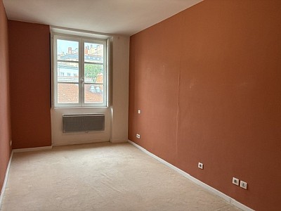 APPARTEMENT T3 A LOUER - LYON 1ER ARRONDISSEMENT Griffon-Royale - 107.75 m2 - 1 475 € charges comprises par mois