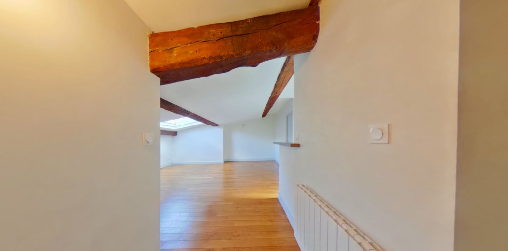 APPARTEMENT T3 A LOUER - LYON 1ER ARRONDISSEMENT Terreaux-Bat-d-Argent - 67.15 m2 - 862 &euro; charges comprises par mois