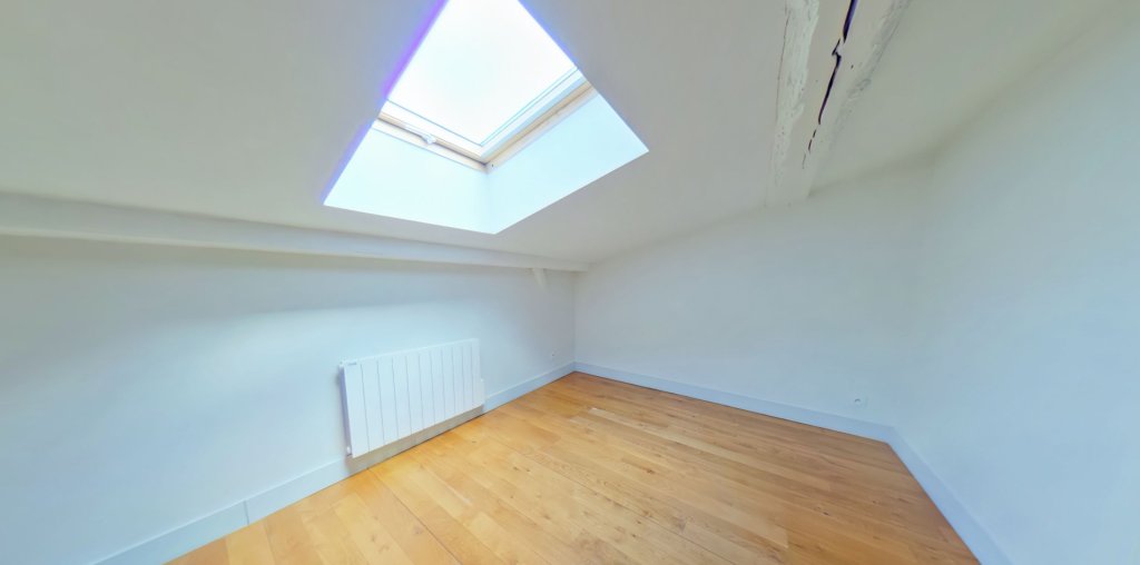 APPARTEMENT T3 A LOUER - LYON 1ER ARRONDISSEMENT Terreaux-Bat-d-Argent - 67.15 m2 - 862 &euro; charges comprises par mois