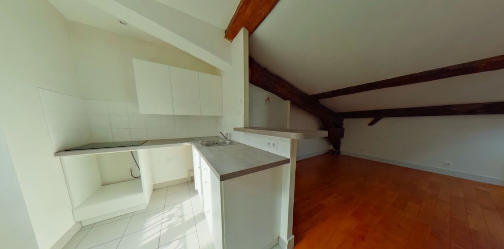APPARTEMENT T3 A LOUER - LYON 1ER ARRONDISSEMENT Terreaux-Bat-d-Argent - 67.15 m2 - 862 &euro; charges comprises par mois