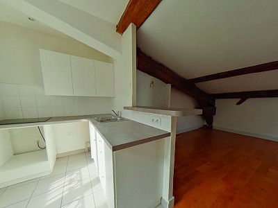 APPARTEMENT T3 A LOUER - LYON 1ER ARRONDISSEMENT Terreaux-Bat-d-Argent - 67.15 m2 - 862 € charges comprises par mois