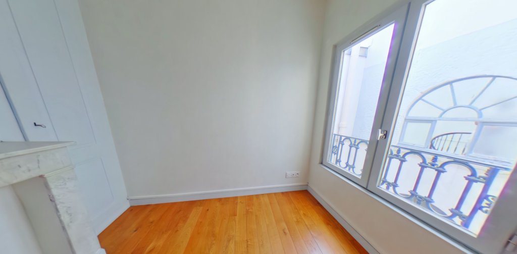 APPARTEMENT T3 A LOUER - LYON 1ER ARRONDISSEMENT Terreaux-Bat-d-Argent - 67.15 m2 - 862 &euro; charges comprises par mois