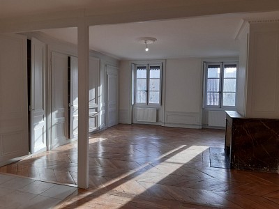 APPARTEMENT T3 - LYON 2EME ARRONDISSEMENT - 117,49 m2 - LOUÉ
