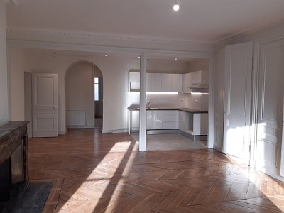 APPARTEMENT T3 - LYON 2EME ARRONDISSEMENT - 117,49 m2 - LOUÉ