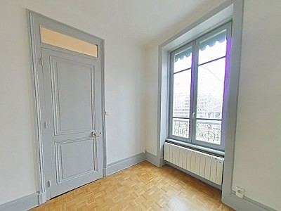 APPARTEMENT T3 A LOUER - LYON 2EME ARRONDISSEMENT Rambaud-Seguin - 71.37 m2 - 1 017 &euro; charges comprises par mois