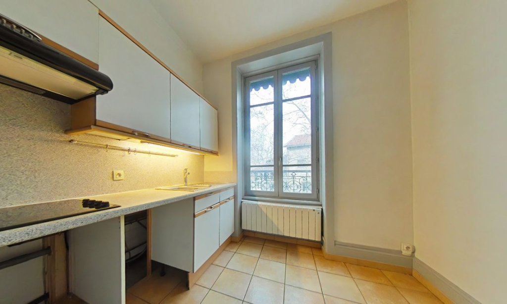 APPARTEMENT T3 A LOUER - LYON 2EME ARRONDISSEMENT Rambaud-Seguin - 71.37 m2 - 1 017 &euro; charges comprises par mois