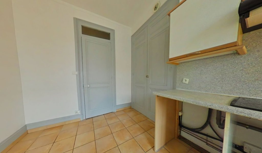APPARTEMENT T3 A LOUER - LYON 2EME ARRONDISSEMENT Rambaud-Seguin - 71.37 m2 - 1 017 &euro; charges comprises par mois