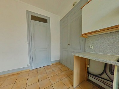 APPARTEMENT T3 A LOUER - LYON 2EME ARRONDISSEMENT Rambaud-Seguin - 71.37 m2 - 1 017 &euro; charges comprises par mois