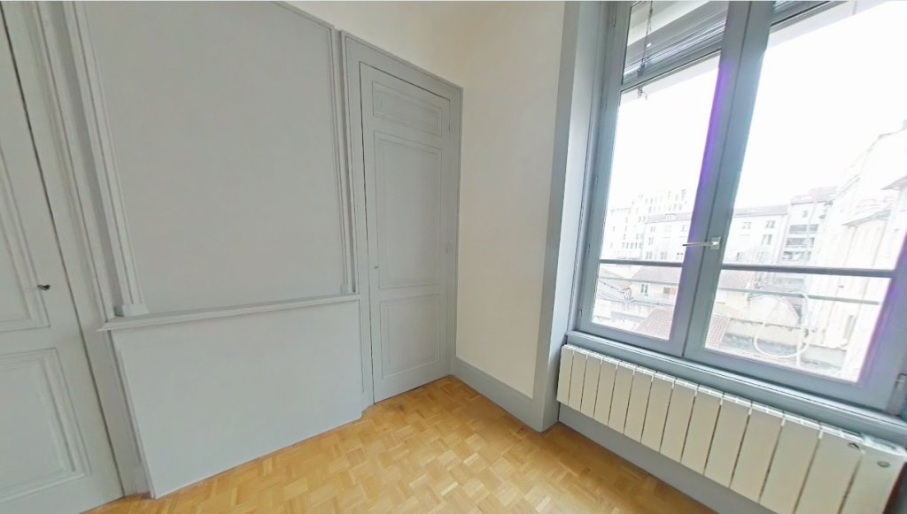 APPARTEMENT T3 A LOUER - LYON 2EME ARRONDISSEMENT Rambaud-Seguin - 71.37 m2 - 1 017 &euro; charges comprises par mois