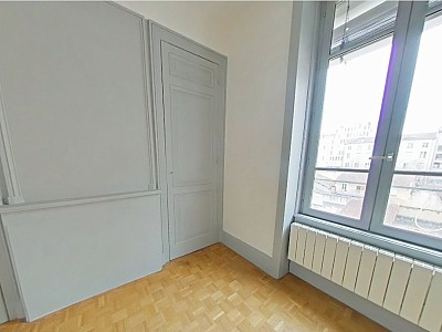 APPARTEMENT T3 A LOUER - LYON 2EME ARRONDISSEMENT Rambaud-Seguin - 71.37 m2 - 1 017 &euro; charges comprises par mois