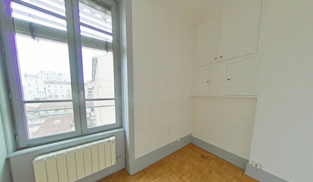 APPARTEMENT T3 A LOUER - LYON 2EME ARRONDISSEMENT Rambaud-Seguin - 71.37 m2 - 1 017 &euro; charges comprises par mois