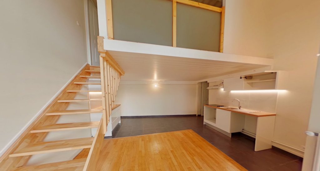 APPARTEMENT T3 A LOUER - LYON 2EME ARRONDISSEMENT Bellecour-a Gourjus - 68.81 m2 - 1 214 &euro; charges comprises par mois