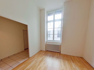APPARTEMENT T3 A LOUER - LYON 2EME ARRONDISSEMENT Bellecour-a Gourjus - 68.81 m2 - 1 214 &euro; charges comprises par mois