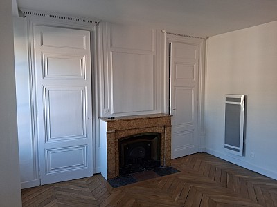 APPARTEMENT T3 A LOUER - LYON 2EME ARRONDISSEMENT Vaubecour-Mairie - 69.82 m2 - 1250€ charges comprises par mois