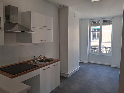 APPARTEMENT T3 A LOUER - LYON 2EME ARRONDISSEMENT Vaubecour-Mairie - 69.82 m2 - 1250€ charges comprises par mois